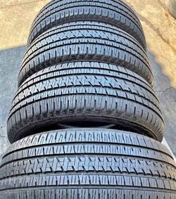 275/55/20 BRIDGESTONE vendo un set de llantas usadas excelente condiciones de vida las 4 ✅🤩I am selling a set of used tires, all 4 in excellent livin