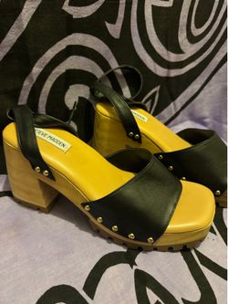 Steve Madden Wood Platform