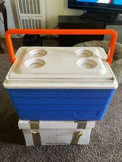 Igloo Picnic Basket Cooler with Cup Holders