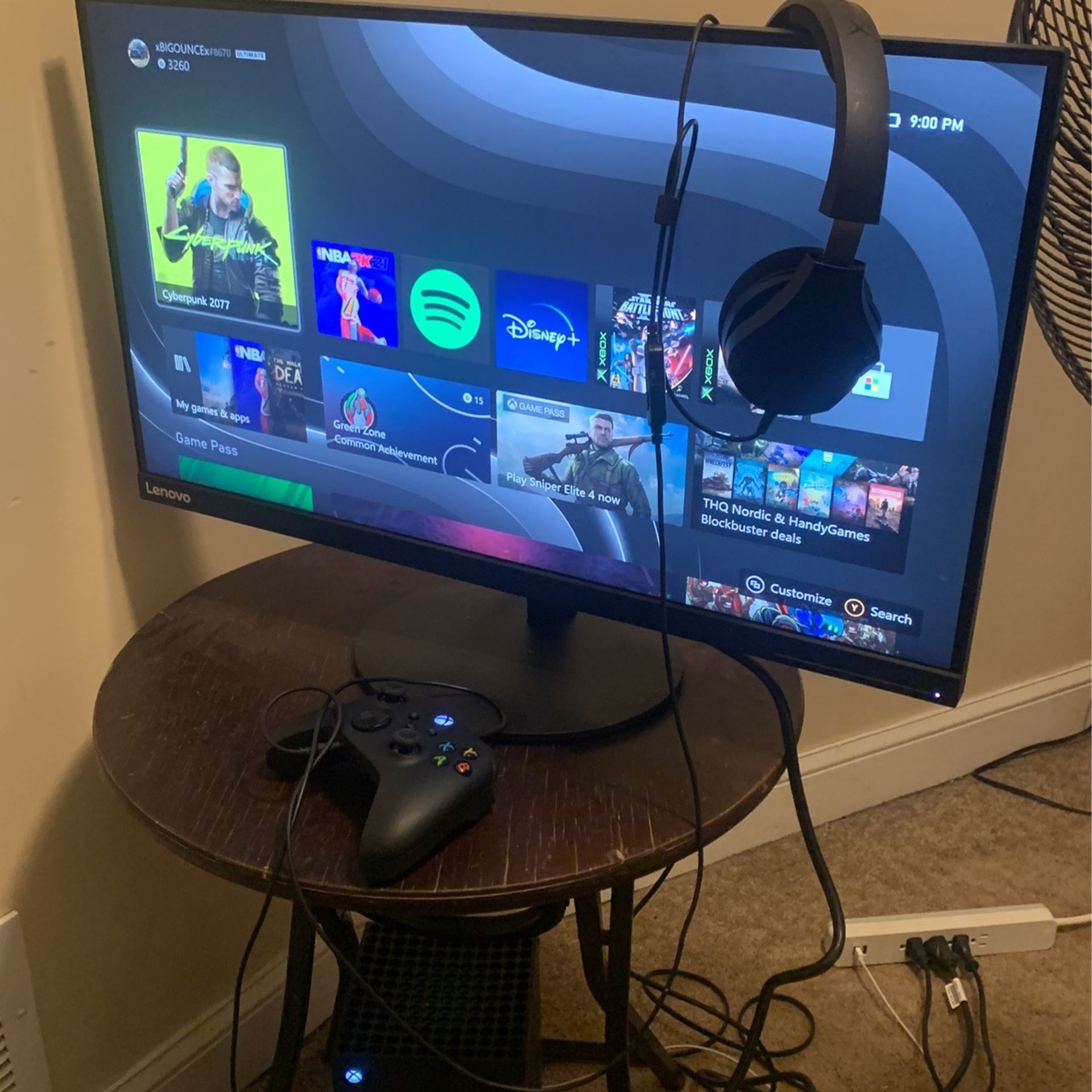 Xbox Series X , Headset, 4K 30 Inch Lenovo Monitor