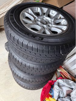 Rim and Tires GMC Yukon 265/65/18