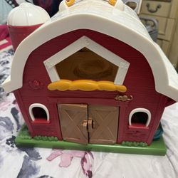 Toy Farm House/ Barn