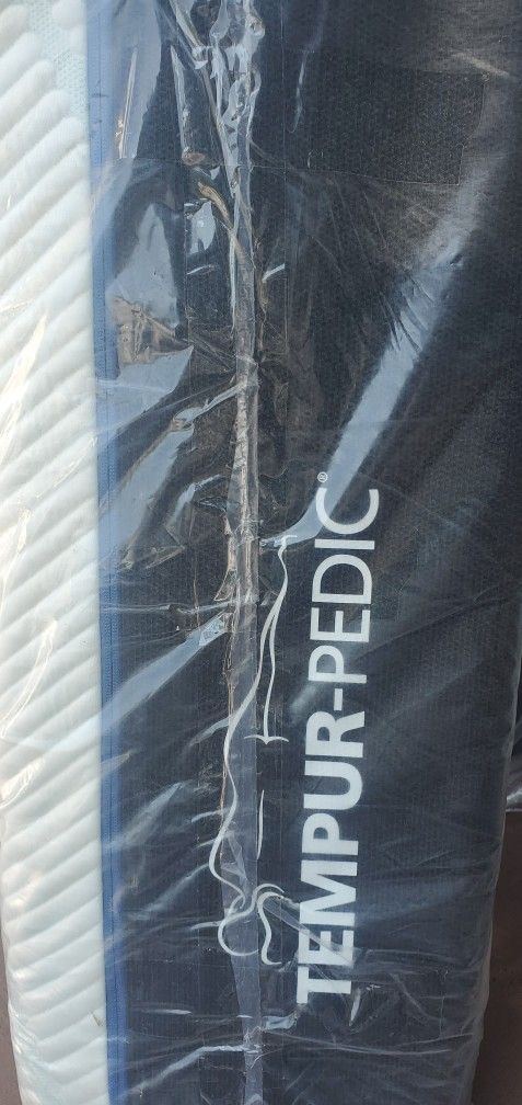 TEMPUR-PEDIC PROADAPT SOFT KING MATTRESS