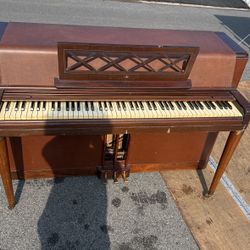 Old Piano 1942