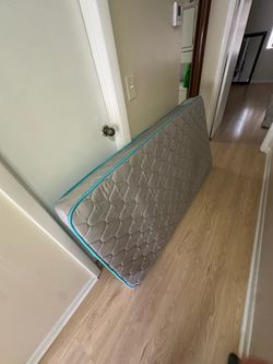 Full bed (frame and matress )
