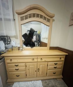 2 Piece Set Of Drawers