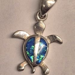 925 Sterling Silver Hawaiian Sea Turtle With Blue & Green Synthetic Opal