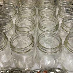 72x Brand New Mason Jars With Lid