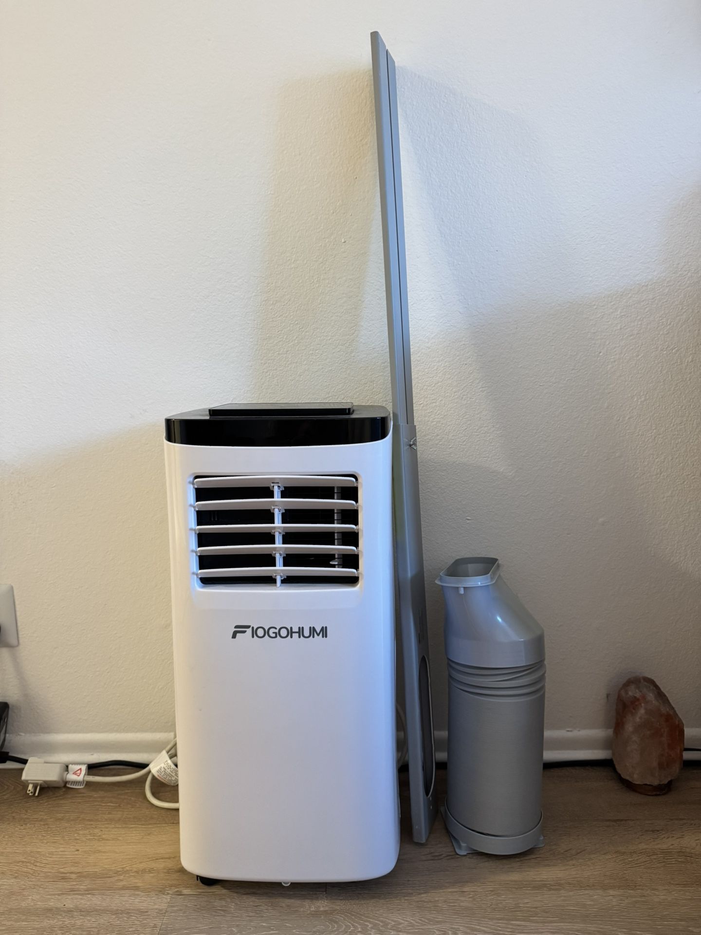 7000 BTU Portable Air Conditioner/Dehumidifier - Like New/Used Only Twice
