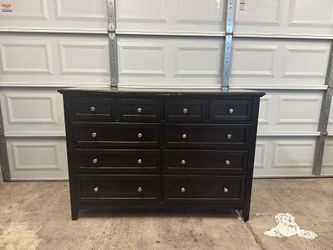 Dresser 3.5ft Height. 5ft With