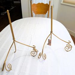 Metal easel stand (2 available)