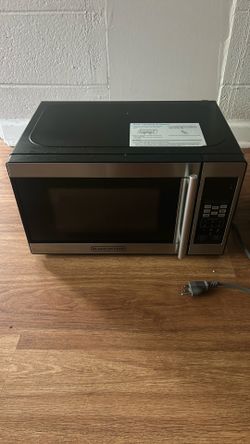 Black+Decker 0.7 CU Ft. stainless steel microwave