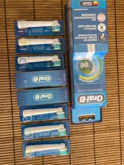 8 Oral B toothbrush heads