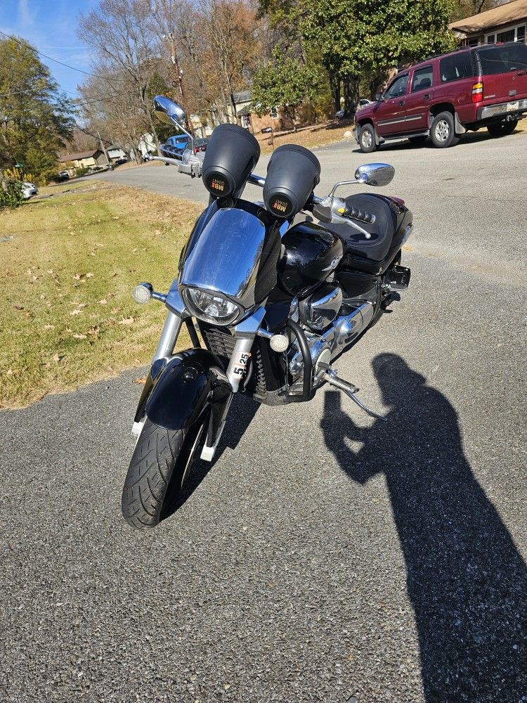 2011 Suzuki M109r