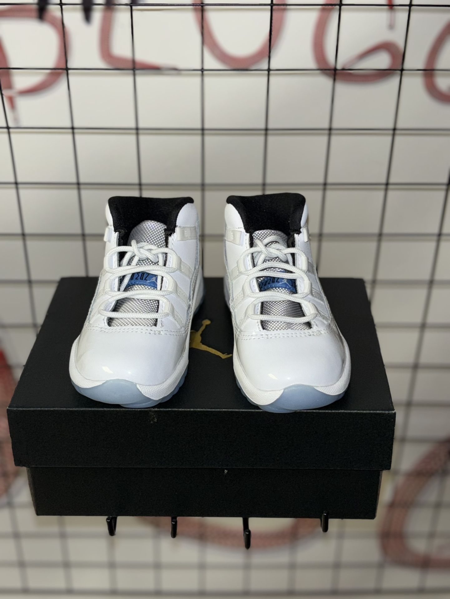 Retro 11 Legends