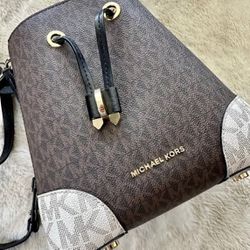 MK Bucket Bag 