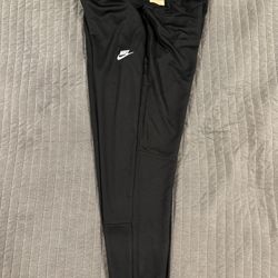 Nike Men Medium Sportswear Woven Tapered Jogger Pants Black Standard Fit