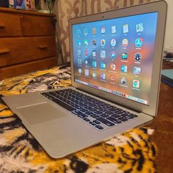 Back To School 11 inch Apple Macbook Air Laptop Computer With Intel Core i5 Processor With Programs 