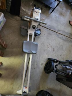 **MERACH Magnetic Rowing Machine with LCD Display – Great Condition**