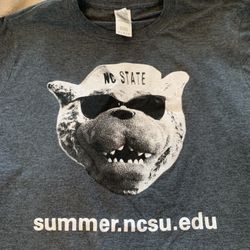 Men’s medium NC STATE NCSU T-Shirt College Soort Bulldog Logo