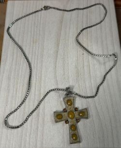 Cadena stainlend dije crucifijo piedras
