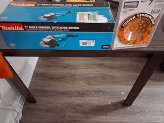 Makita 7" Angle Grinder GA7021 with AC/DC Switch
