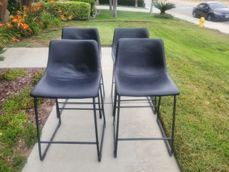 4 barstools  black