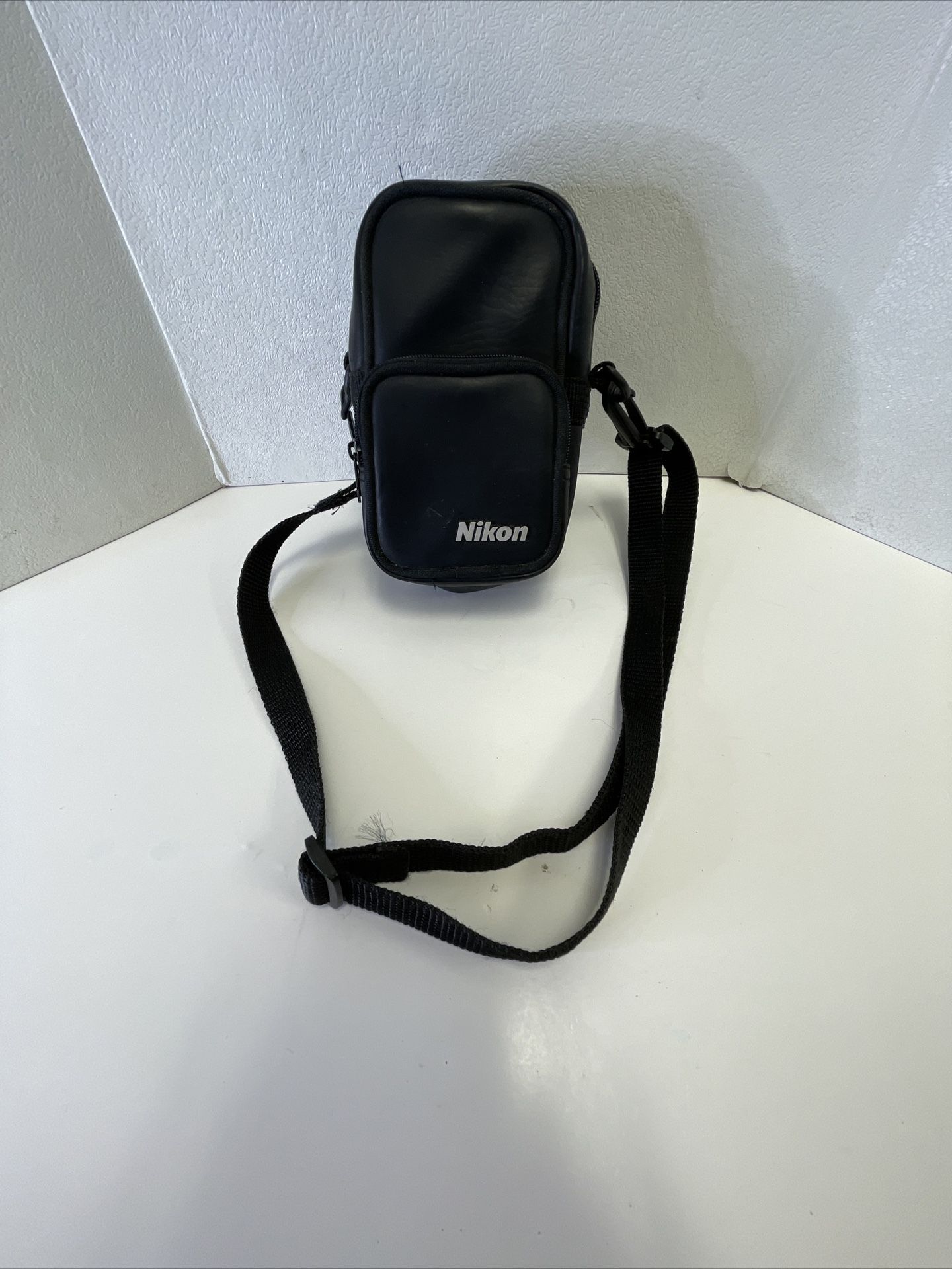 Nikon Leather Digital 35mm Camera Case Pouch Belt Strap Zip 2 Pocket Genuine