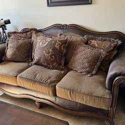 Barely Used Victorian style Sofa / Couch