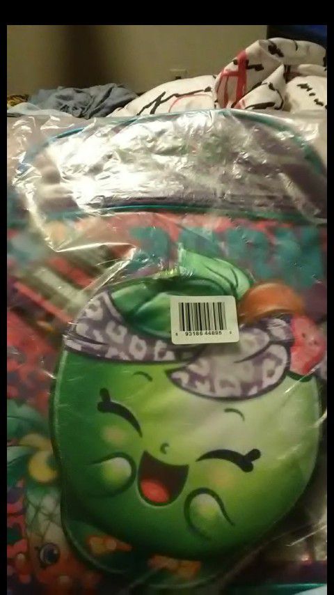 Brand New girls Shopkins backpack with lunch bag
