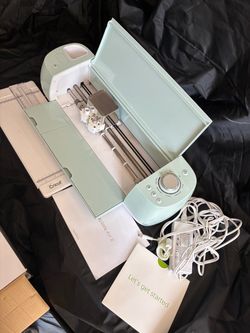 Cricut Explore Air 2 Cutting Machine
