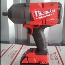 FREE BATTERY!Milwaukee M18 FUEL 1/2" High Torque Wrench!!