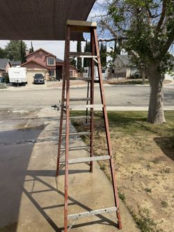 8 Foot Ladder