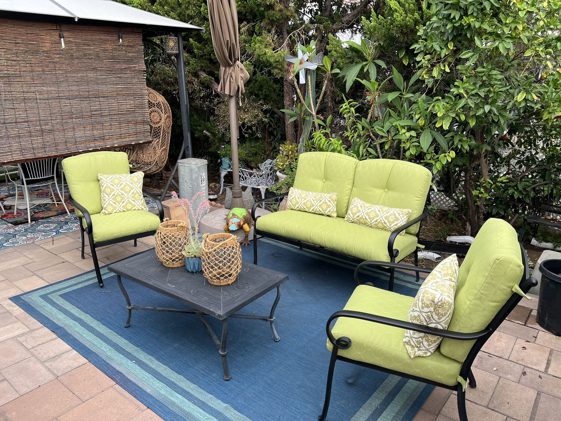 Patio Furniture Set 4 Pieces (aluminum) for Sale in Escondido, CA OfferUp