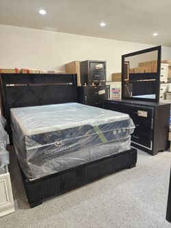 Queen bedroom