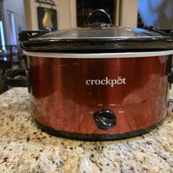 Sunbeam 8 qt crockpot. Nothing wrong with it. In excellent condition. I just don't use it anymore. Clean, works perfectly. Pick up Bell Rd & 55 Ave.