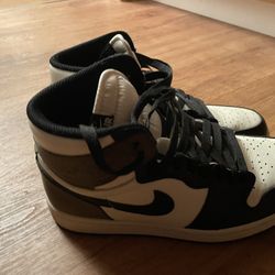 Jordan 1 Mochas Size 9