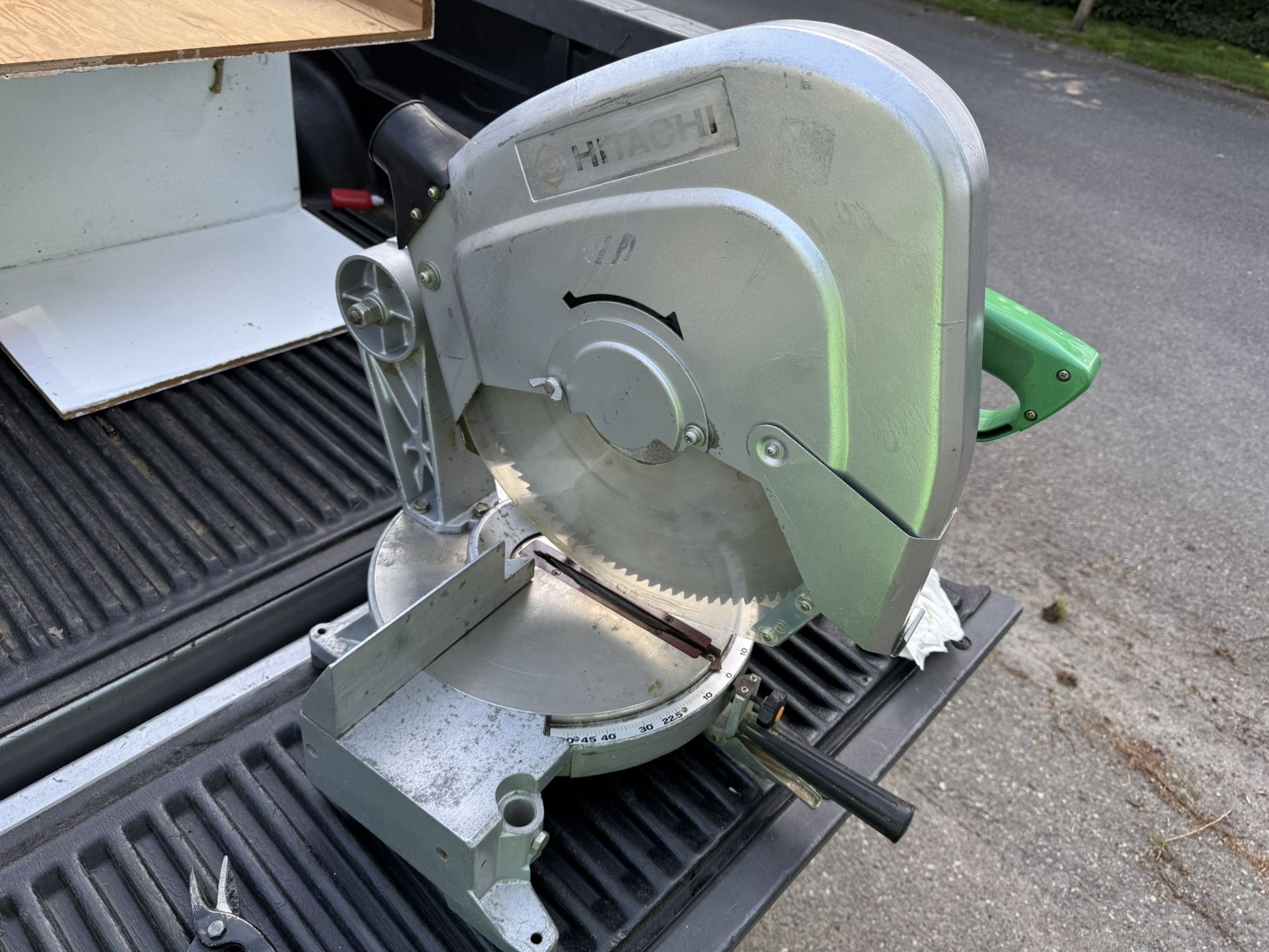 Hitachi 15” Miter Saw W/ BLADE C15FB TSB-15
