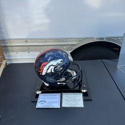 Denver Broncos 2004 Team Signed Riddell Full Size Helmet Terrell Davis Auto COA Display Case