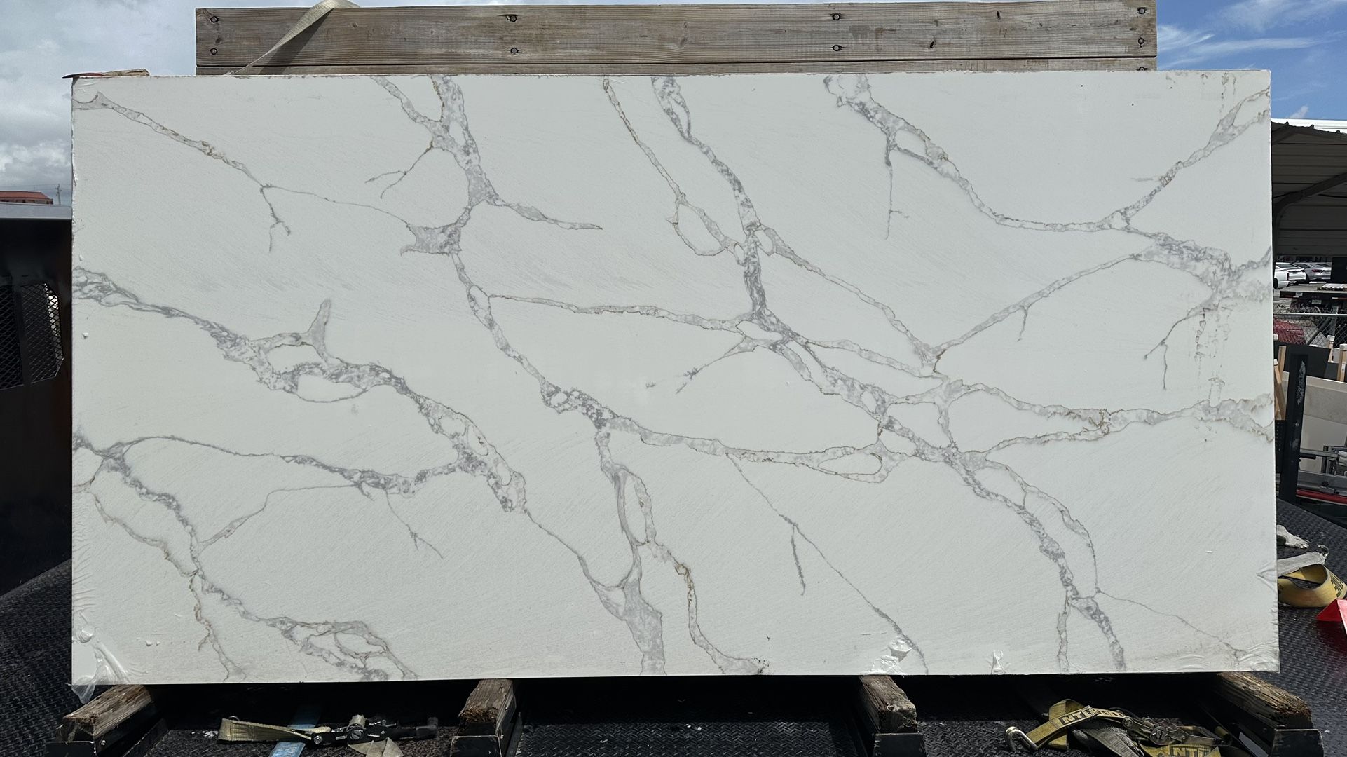 CALACATTA QUARTZ JUMBO SLABS ALPINE GOLD 127X64 2CM FOR KITCHEN COUNTERTOPS 