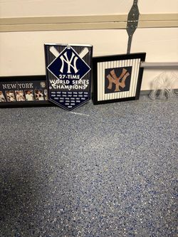 New York Yankees & Giants Memorabilia Collection Lot