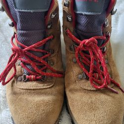 Woman's Bear Paw Hiking Boots 