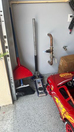 Low pro car jack