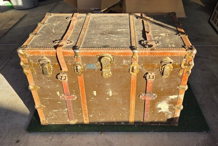 Vintage Storage Chest Steamer Trunk