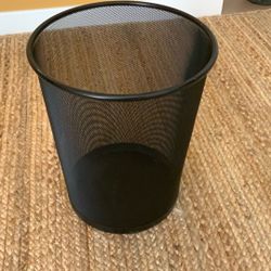 Black Metal Mesh Trash Can / Wastebasket
