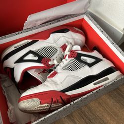 Jordan 4 Fire Red Men’s Size 11