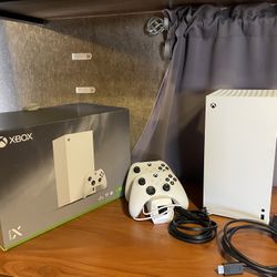 Xbox Series X 1TB + 2 Controllers + Charging Dock – $500 OBO – Must Go Today!