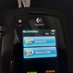 LOGITECH REMOTE HARMONY ONE TOUCH SCREEN WITH CHARGING CRADLE