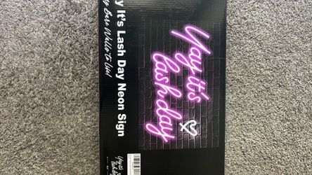Neon Lash Sign
