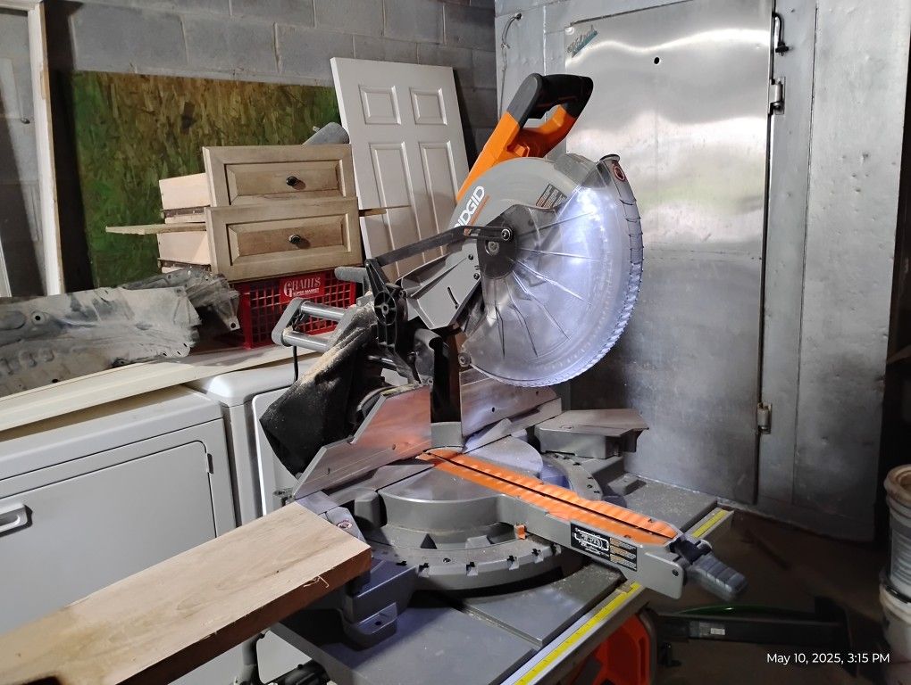 Dual? Compound Miter Saw 12 In